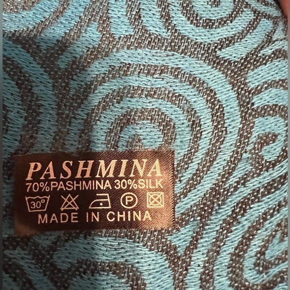 🟣Blue & Black Pashmina Scarf - Picture 4 of 6